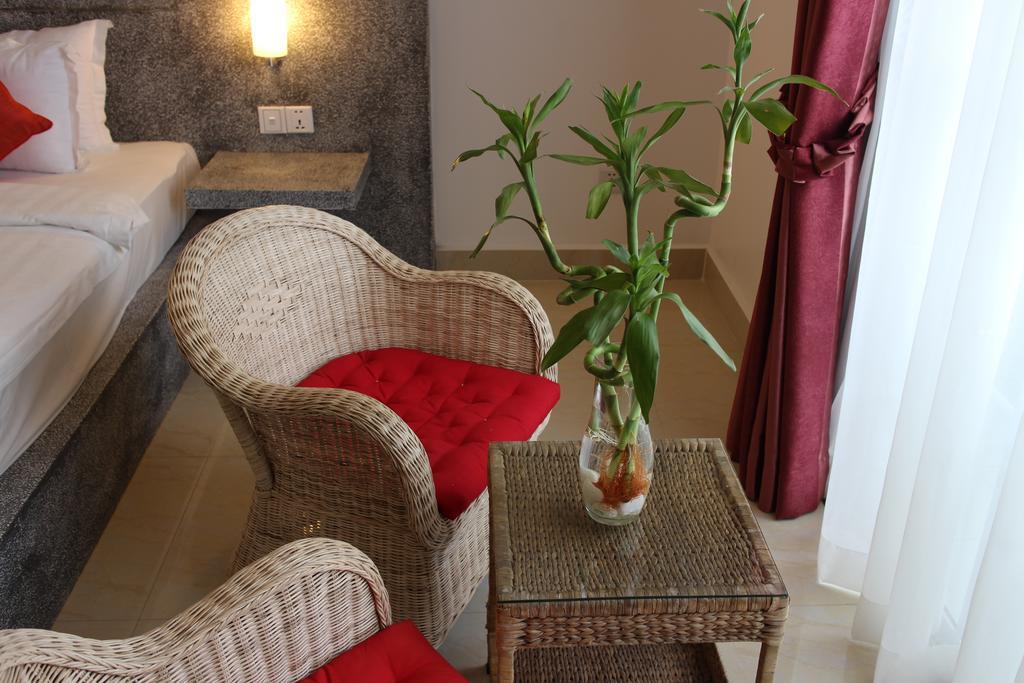 K9 Riverside Hotel Phnom Penh Extérieur photo