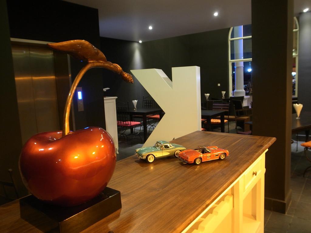 K9 Riverside Hotel Phnom Penh Extérieur photo