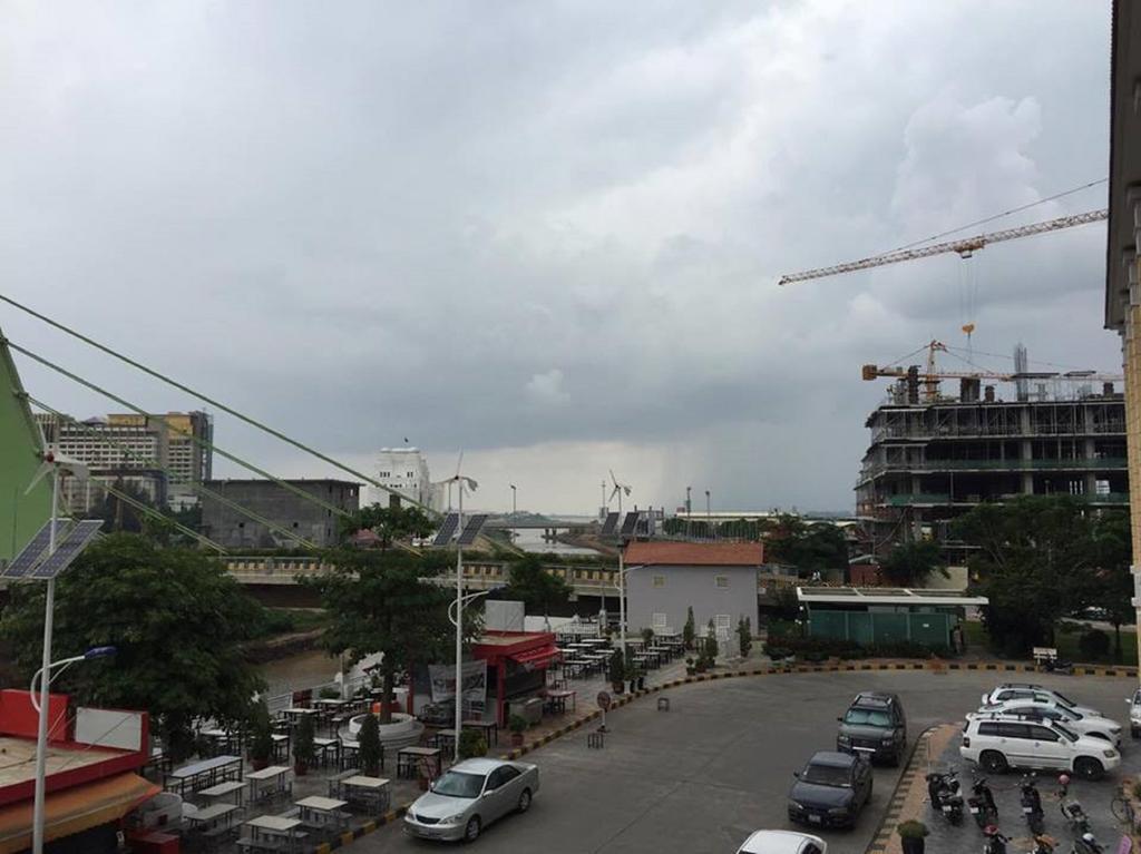 K9 Riverside Hotel Phnom Penh Extérieur photo