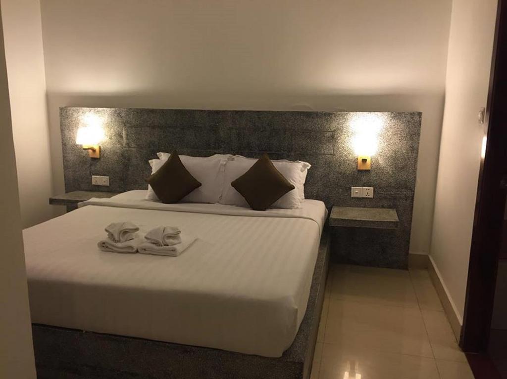 K9 Riverside Hotel Phnom Penh Extérieur photo