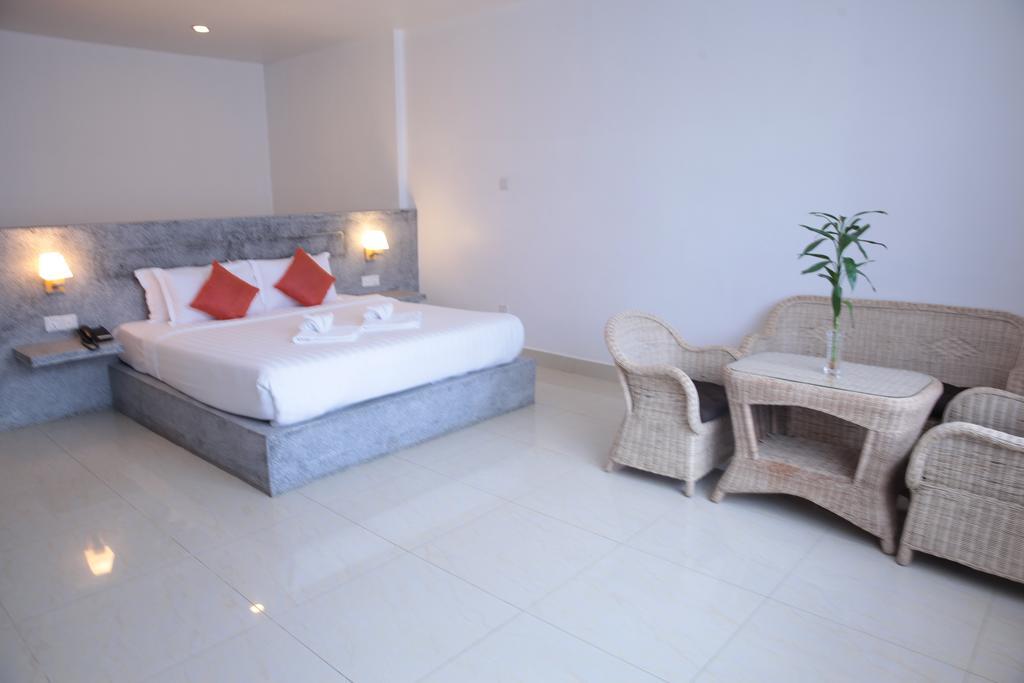 K9 Riverside Hotel Phnom Penh Extérieur photo
